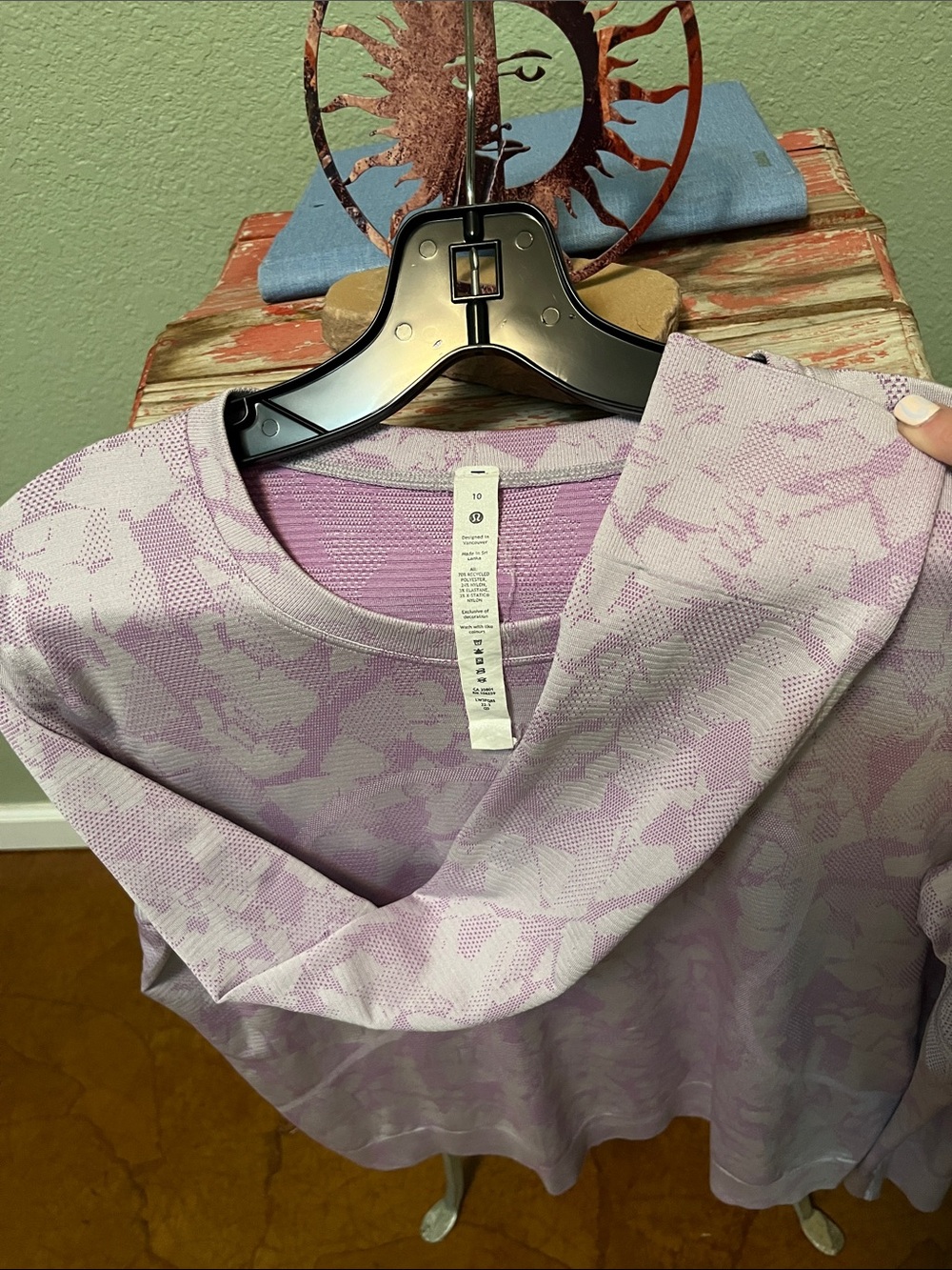 lululemon athletica Light Purple Floral Long Sleeve Tee Sz 10 - Picture 3 of 6
